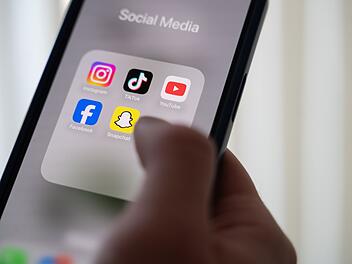Neue Regeln für Facebook, Instagram und Co.? CDU-Politiker mit radikalem Vorschlag