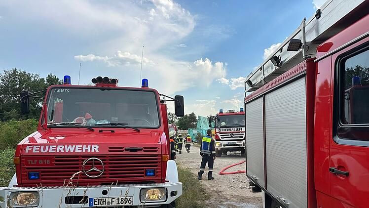 Medbach: Feuerwehr nach Blitzeinschlag zu Waldbrand alarmiert