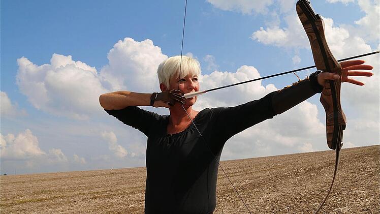 Recurvebogen-Schützin Heike Sempert aus Hammelburg.