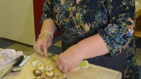 Dem Spargel widmete Ina Bätz einen eigenen Kochabend.  Foto: Karl-Heinz Hofmann