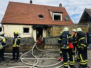 Schaden im sechsstelligen Bereich nach Brand von Haus im Kreis Würzburg