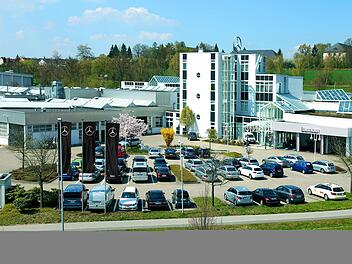 Zum bereits zweiten Mal findet dieses Jahr wieder die 24. "Traut Euch!"-Hochzeitsmesse im Mercedes Autohaus Bender in Coburg statt.   Fotos: PR