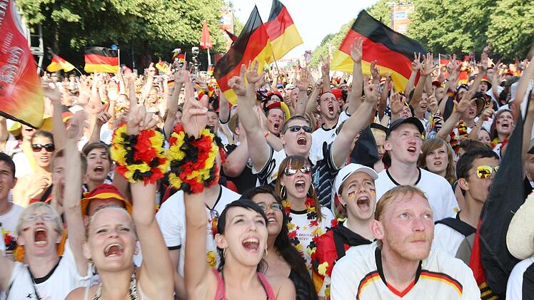 Toooooooooooooooor! Fans jubeln 2010 in Berlin.