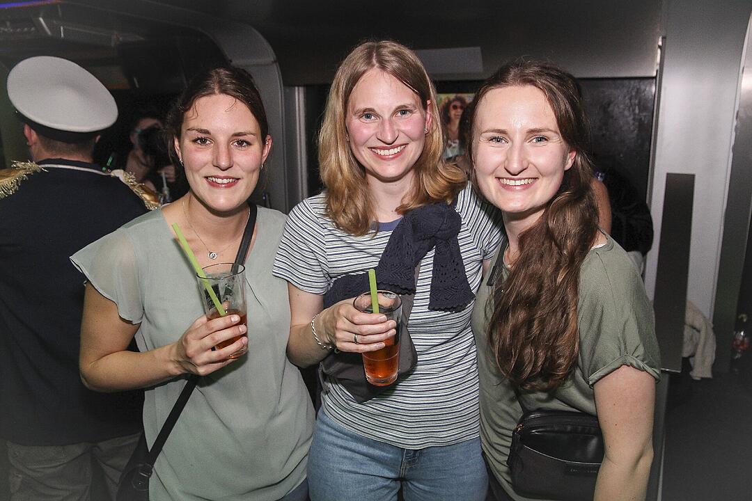 Auf drei Decks wurde richtig gefeiert!