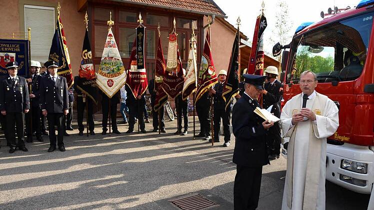 Ein weiteres Motiv von der Fahrzeugsegnung. Foto: Peter Rauch