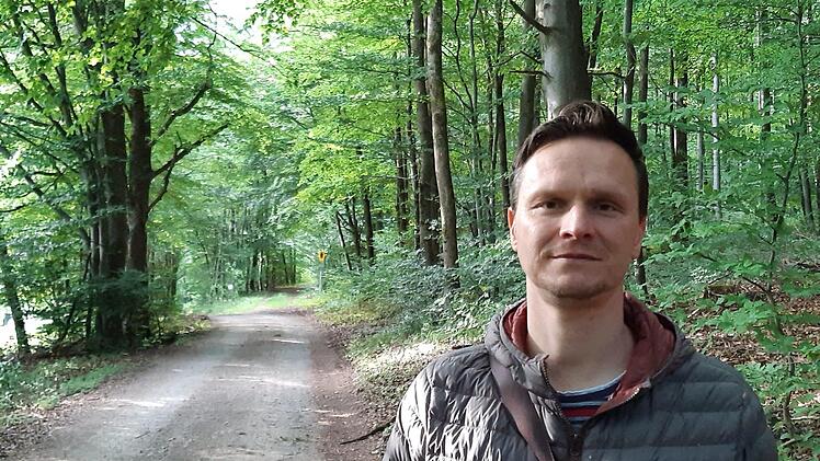 Auf diesem Bild wächst unserem Model ein Baum aus dem Kopf. Das Gesicht ist links zu hell und auf der rechten Seite im Schatten. Foto: Kerstin Junker