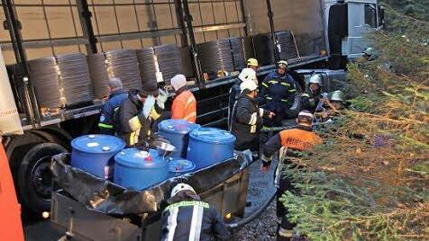 Rund 1000 Liter Dieselöl wurden in Fässer gepumpt. Foto: Friedwald Schedel