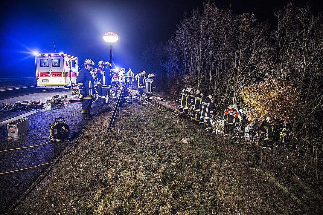 Haßfurt: Fahrer nach Unfall auf der A70 stundenlang eingeklemmt
