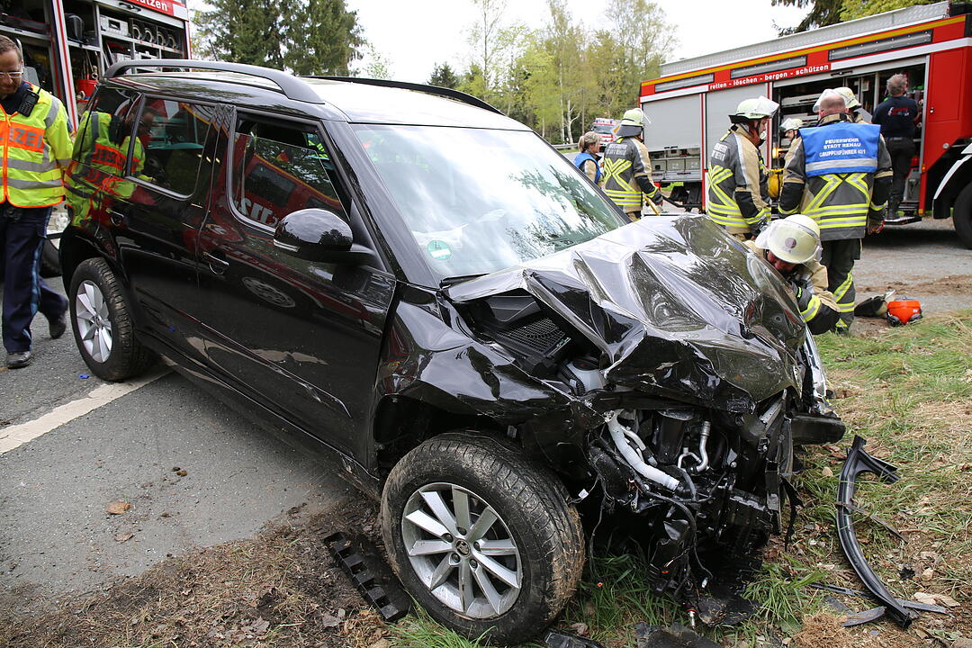 Schwerer Unfall im Landkreis Hof - Hubschraubereinsatz