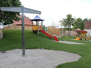 Bammersdorf - hier der neue Spielplatz im Dorfzentrum - verträgt Zuzüge, meint der Bürgermeister. Archivfoto: erl
