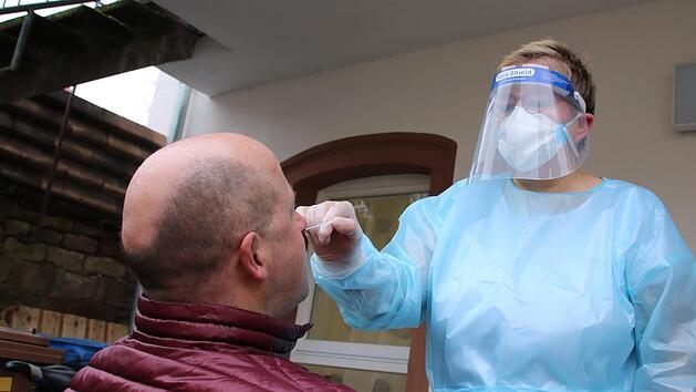 Im Kreis Forchheim k&ouml;nnen sich B&uuml;rger kostenlos mittels eines Schnelltests auf das Coronavirus testen lassen. Wir verraten, wo dies m&ouml;glich ist. Foto: Ralf Ruppert