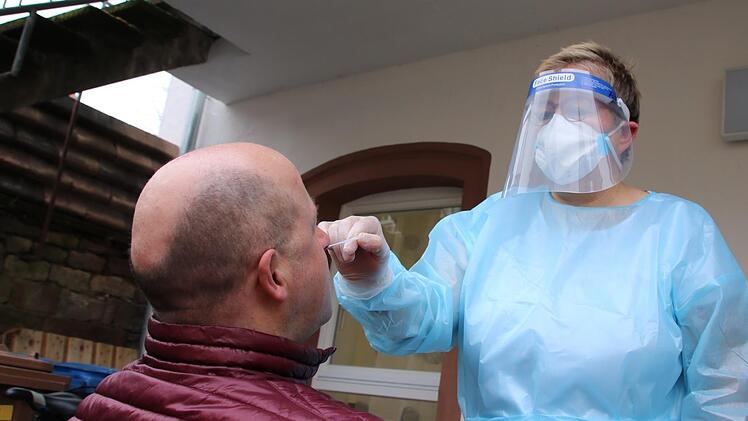 Im Kreis Forchheim können sich Bürger kostenlos mittels eines Schnelltests auf das Coronavirus testen lassen. Wir verraten, wo dies möglich ist. Foto: Ralf Ruppert