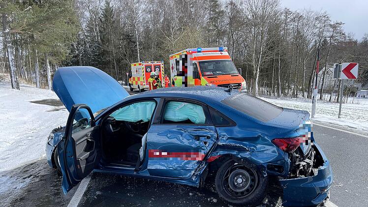 Stra&szlig;engl&auml;tte f&uuml;hrt zu Kollision