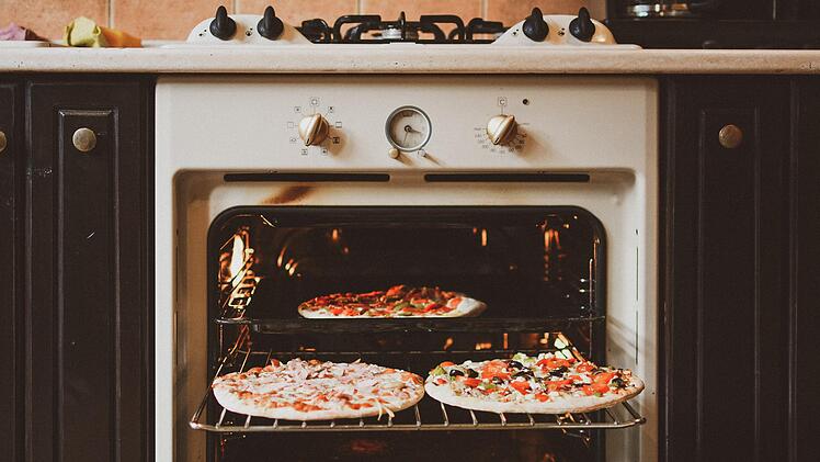Pizza, Backofen, Tiefkühlpizza, Fertigpizza, Aufbacken