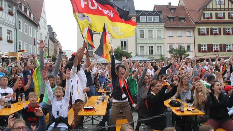 Toooooooor! Thomas Müller schießt das 1:0. Fotos: Jürgen Gärtner