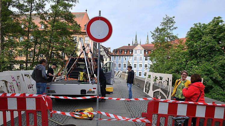 Die Untere Br&uuml;cke im Zeichen von "Reverse Graffiti". Ronald Rinklef