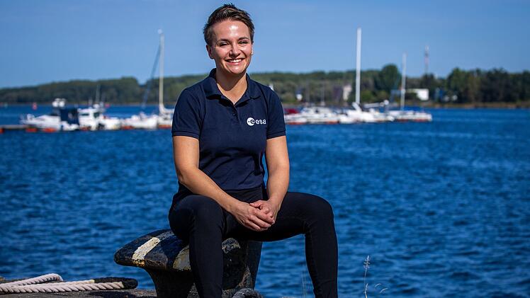 Zukünftige Astronauten beim Wasser-Rettungstraining