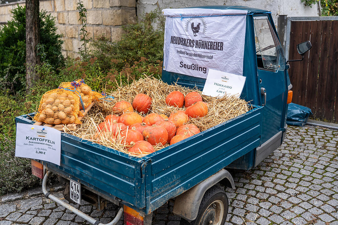 Die Kürbissaison hat ihren Höhepunkt mit dem Kürbismarkt in Altendorf. Die Kürbissaison hat ihren Höhepunkt mit dem Kürbismarkt in Altendorf.