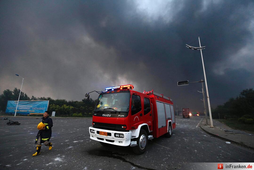 Huge explosion rocks Chinese port city of Tianjin