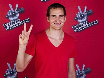 Der 26-jährige Michael Lane aus dem kleinen Dorfhaus bei Weißenohe macht mit   bei der TV-Casting-Show "The Voice of Germany". Am Freitagabend sang er den Song "Lego House" von Ed Sheeran.  Foto: SAT.1/ProSieben/Richard Hübner