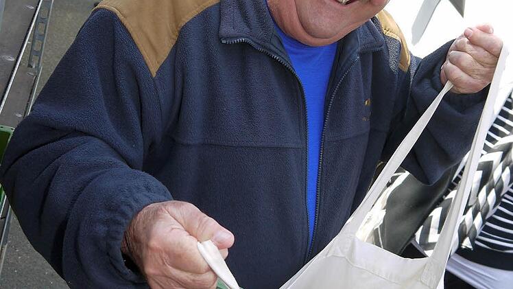 Impressionen vom ersten "Grüber Markttag" - hier mit Erich Kolb Foto: Berthold Köhler