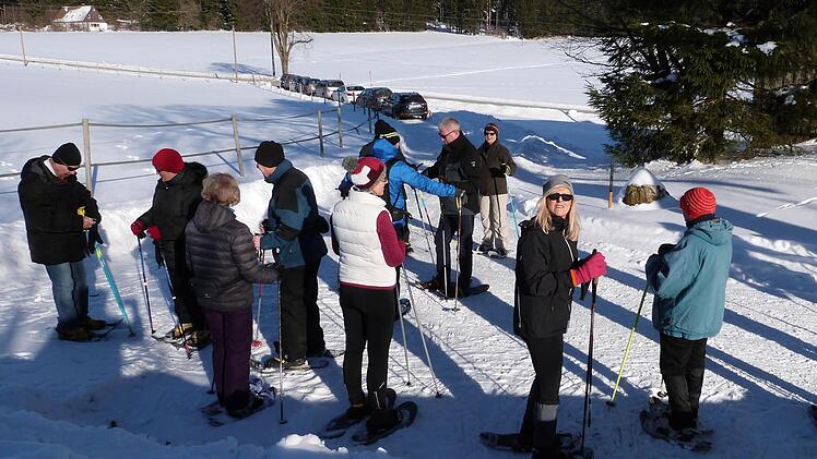 Schneeschuhwandern wird immer beliebter. Foto: Werner Reißaus