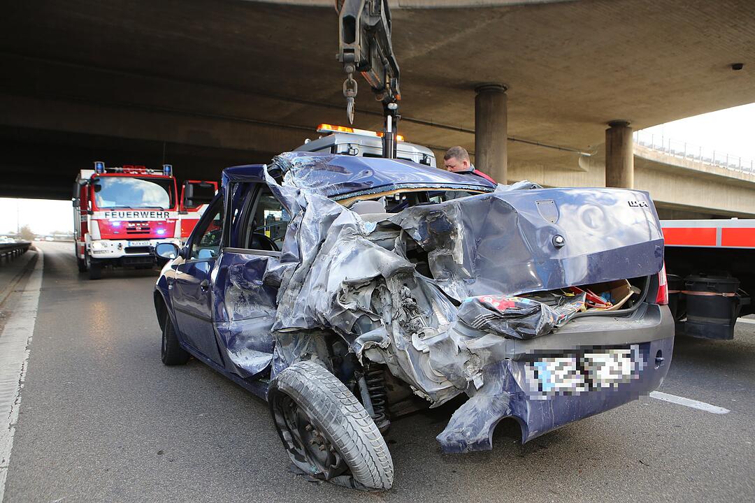 Unfall auf Südwesttangente in Nürnberg-Schweinau