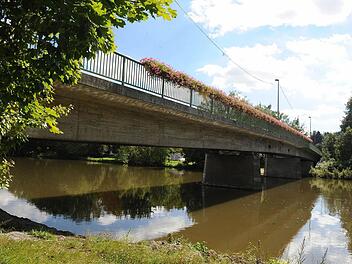 Bamberg: Akute Gef&auml;hrdungslage - Regnitz an Franz-Fischer-Br&uuml;cke muss kurzfristig gesperrt werden