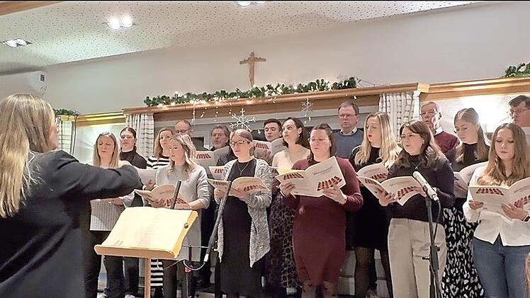 Gemeinsamer Auftritt: M&auml;nnerchor und KlangALLEe.