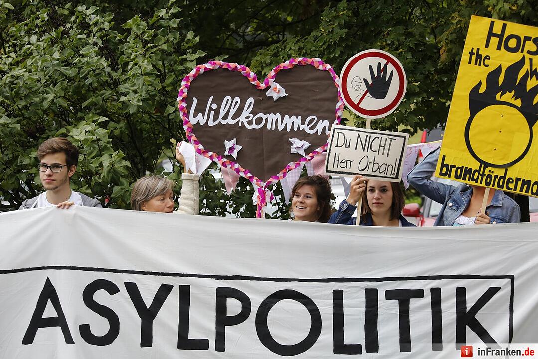 Orban besucht CSU in Kloster Banz: Opposition demonstriert