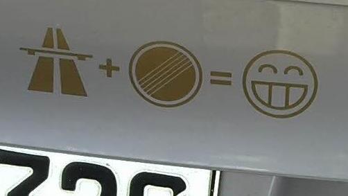 Auch er oder sie scheint gerne schnell zu fahren. Aber bitte nur auf der Autobahn.  Foto: Hauser