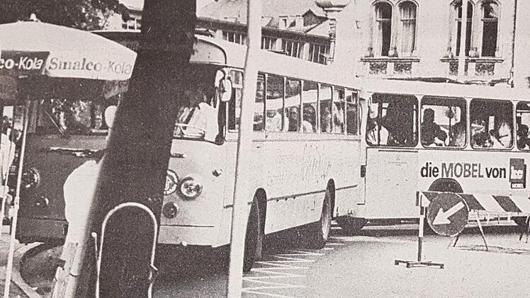Geduldsprobe für alle Verkehrsteilnehmer: Bauarbeiten in der Coburger Mohrenstraße im Jahr 1973.Foto: CT-Archiv / Mayer