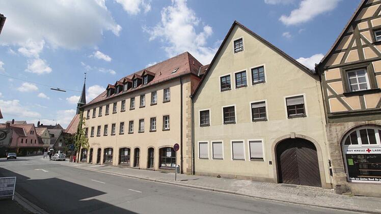 Die Gebäude Bamberger Straße, (von links) Nummer 3 und 5, werden komplett abgerissen.  Fotos: Josef Hofbauer