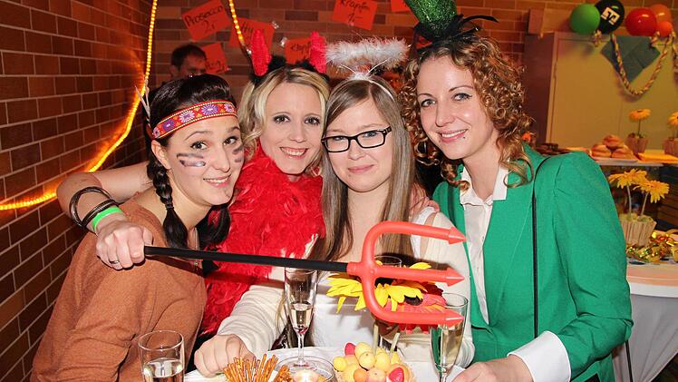 Alle kamen beim Zigeunerfasching auf ihre Kosten.  Fotos: Rainer Glissnik