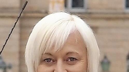 Nicole FredriksenDie Basis