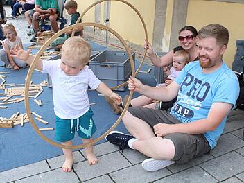 Offensichtlich hatten nicht nur Kinder ihren Spaß zwischen all dem Spielzeug.Markus Häggberg