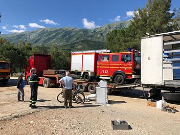 Hausen: Feuerwehrmann findet altes Löschfahrzeug in Albanien wieder - "gerade auf Motorradtour" Hausen: Feuerwehrmann findet altes Löschfahrzeug in Albanien wieder - "gerade auf Motorradtour"