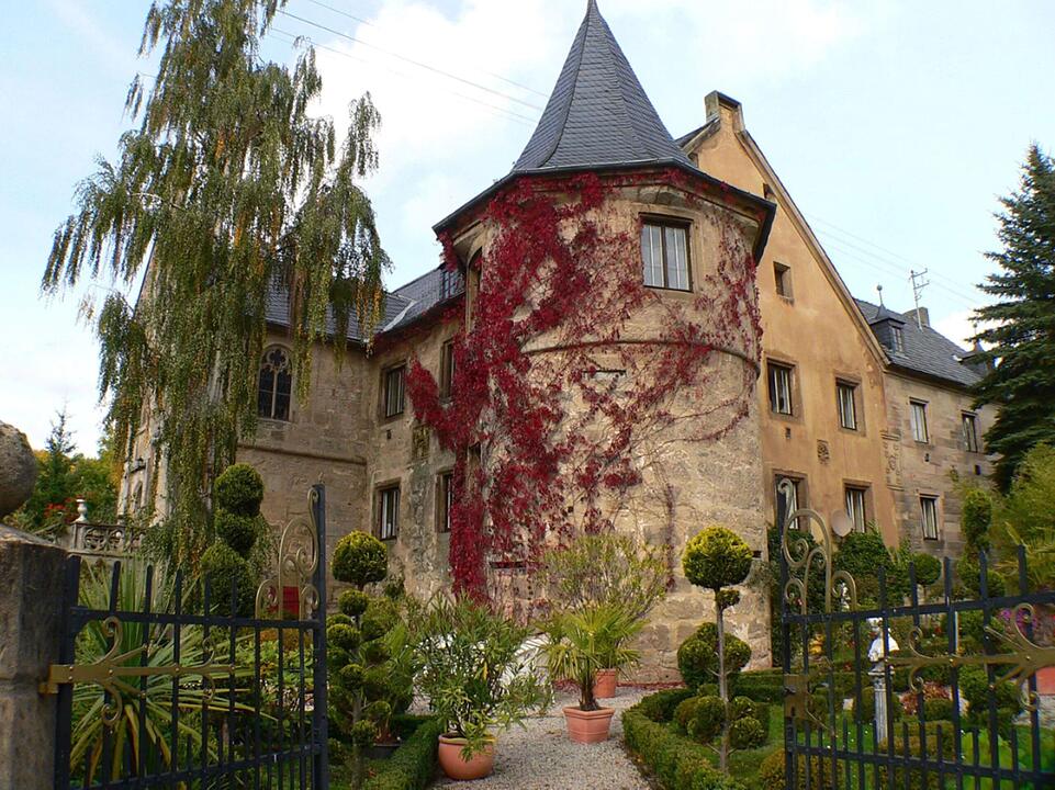 Jahrhundertealte Geschichte: Geheimnisvolles Schloss in Franken zu verkaufen