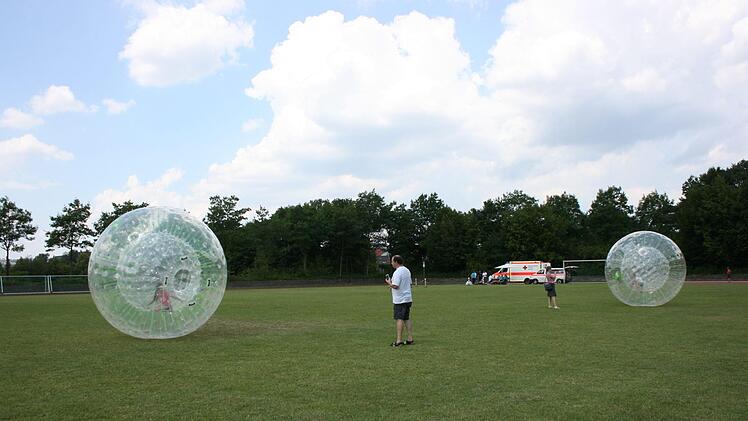 Zorbingb&auml;lle waren begehrt.