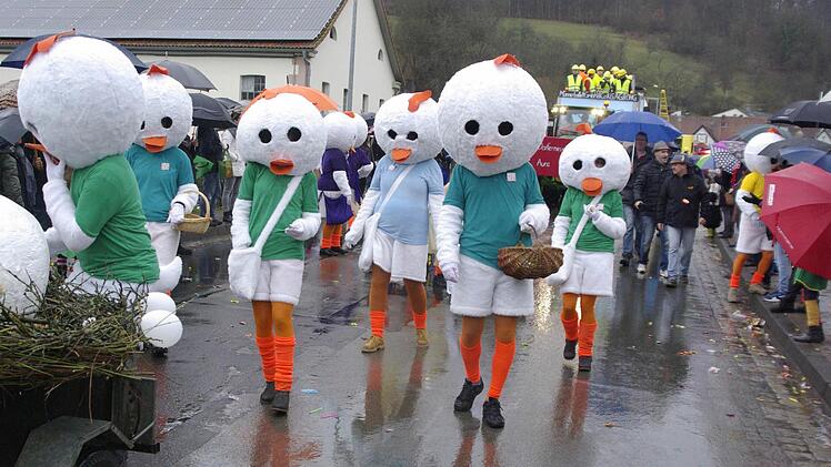 Faschingszug Aura 2016. Foto: Winfried Ehling