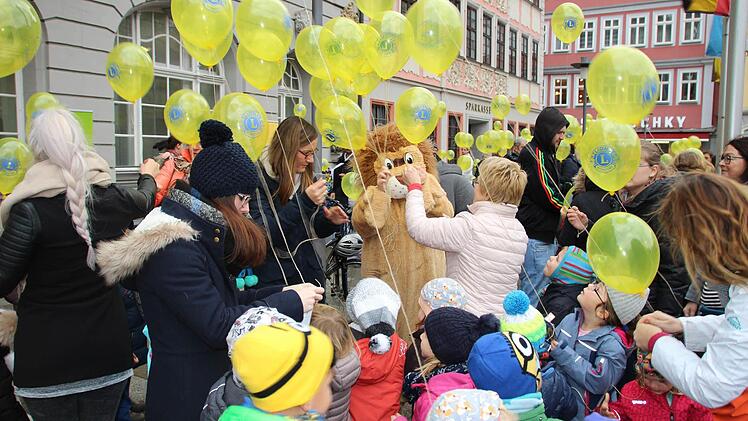 Abschlussaktion am Coburger Marktplatz Foto: Oliver Schmidt