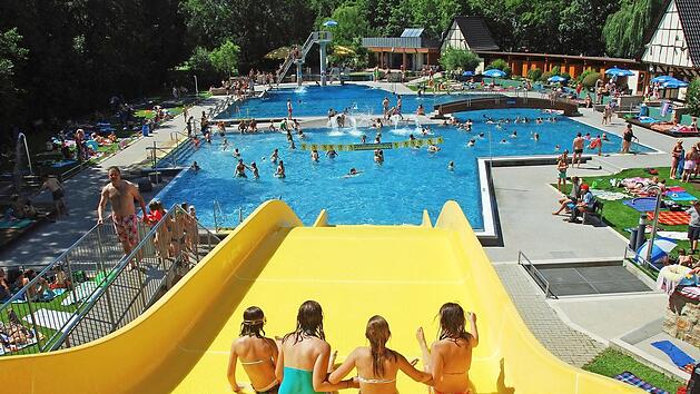 So sah es im Herzogenauracher Freibad vor den Corona-Beschr&auml;nkungen aus. Foto: Archiv/Herzo B&auml;der