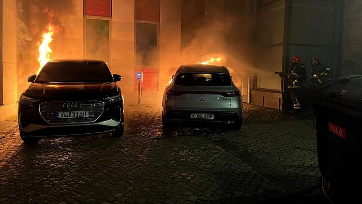 Coburg: Auto von OB angezündet - Ermittlungen zu Brandstiftung am Rathaus abgeschlossen