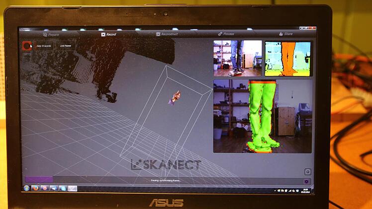 4. Die Figur wird St&uuml;ck f&uuml;r St&uuml;ck in den Computer &uuml;bertragen: Der Scanvorgang dauert nur ein paar Minuten. Foto: Barbara Herbst