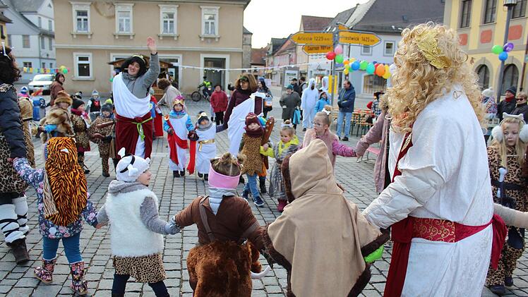 Ganze Epochen fanden sich tanzend auf dem Marktplatz wieder.Markus Häggberg