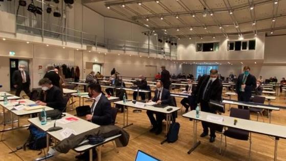 Im Hegelsaal der Konzerthalle kam der Rechnungsprüfungsausschuss zu einer teilweise öffentlichen Sitzung am Donnerstagnachmittag zusammen und begann mit der Aufarbeitung der Boni-Affäre, die ein Prüfbericht des Bayerischen Kommunalen Prüfungsverbandes ins Rollen gebracht hat.