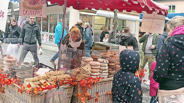 Beim Fr&uuml;hlings-Shopping kann man allerlei Leckereien einkaufen.