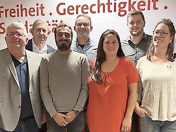 Der Vorstand des Ortsvereins mit Andreas Schwarz (2. v. l.): Wolfgang Metzner, Hayati Yilmaz, Jonas Bauer, Bianca Zachert, Stephan Lösel, Angelika Schmidt (v. l.)