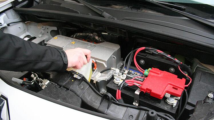 Der Motor ist kleiner als bei einem Diesel- oder Benzin-Fahrzeug. Foto: Sabine Paulus