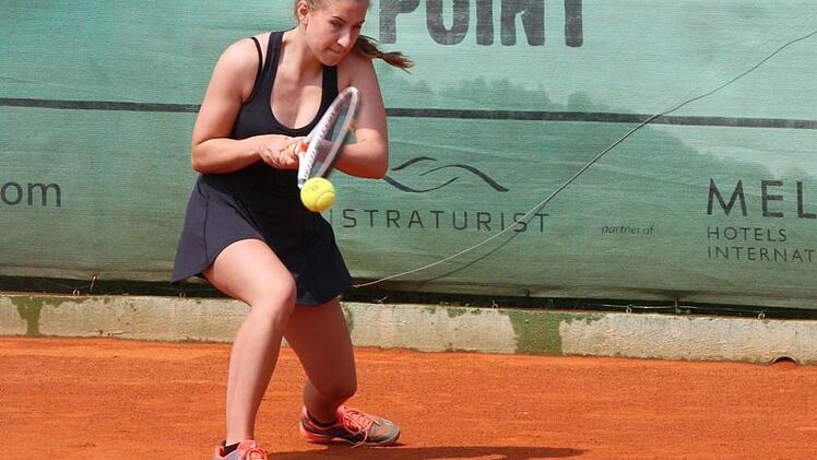 Antonia Schmid aus Kasendorf spielt derzeit bei der besten oberfränkischen Tennismannschaft, dem TC Bamberg, an Nummer 1.  Foto: privat